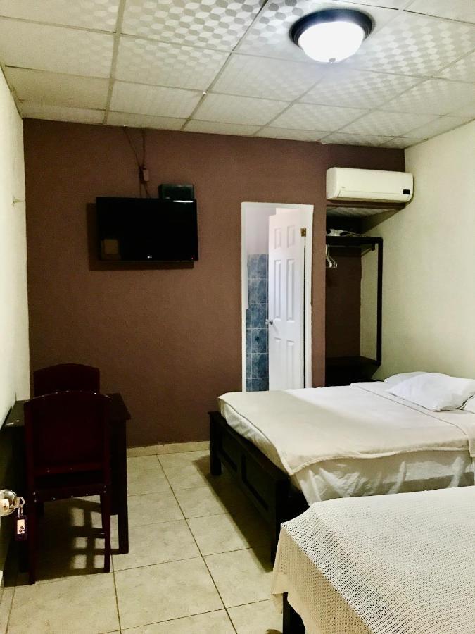 Black Lion Inn سانتياغو المظهر الخارجي الصورة