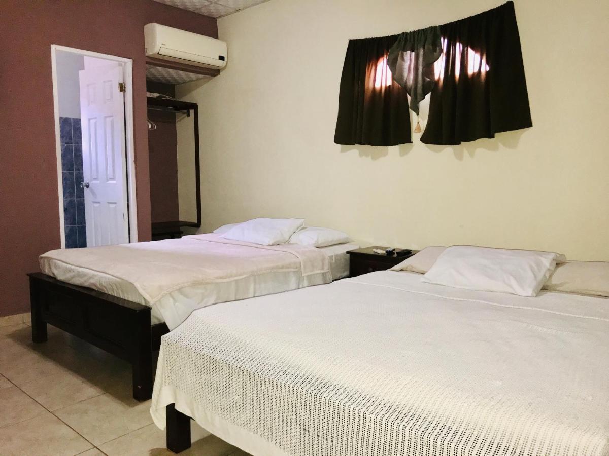 Black Lion Inn سانتياغو المظهر الخارجي الصورة