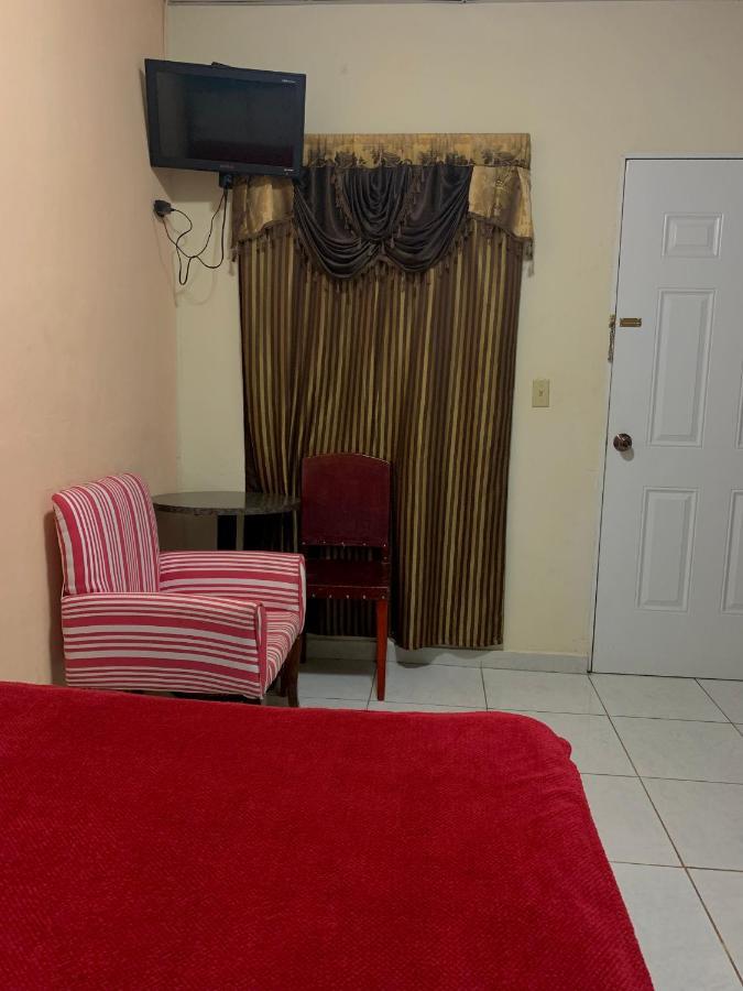 Black Lion Inn سانتياغو المظهر الخارجي الصورة