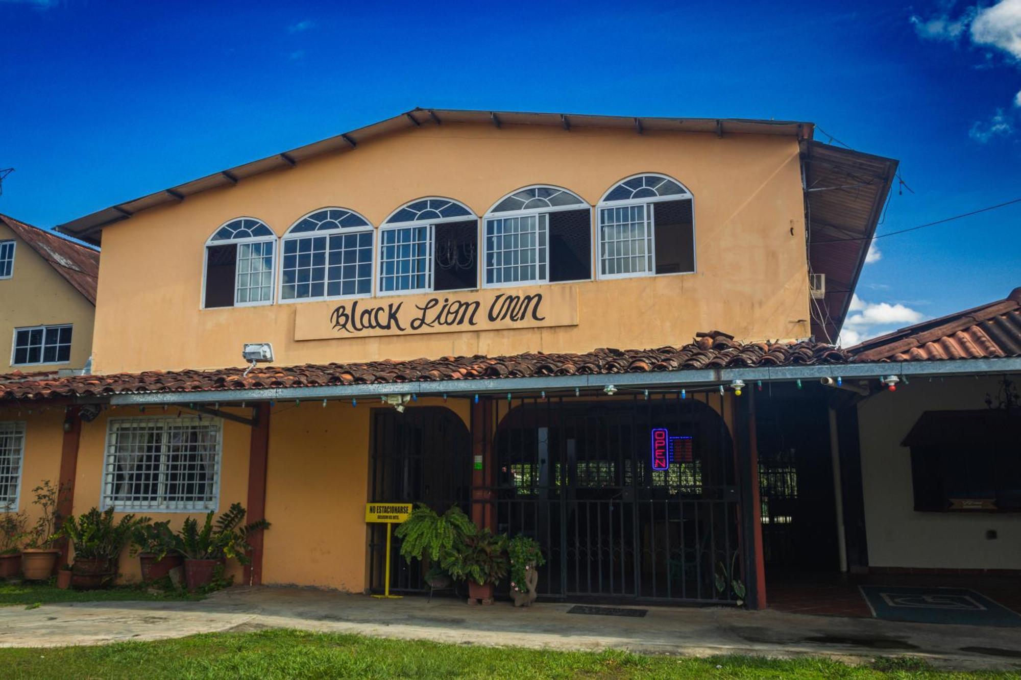 Black Lion Inn سانتياغو المظهر الخارجي الصورة