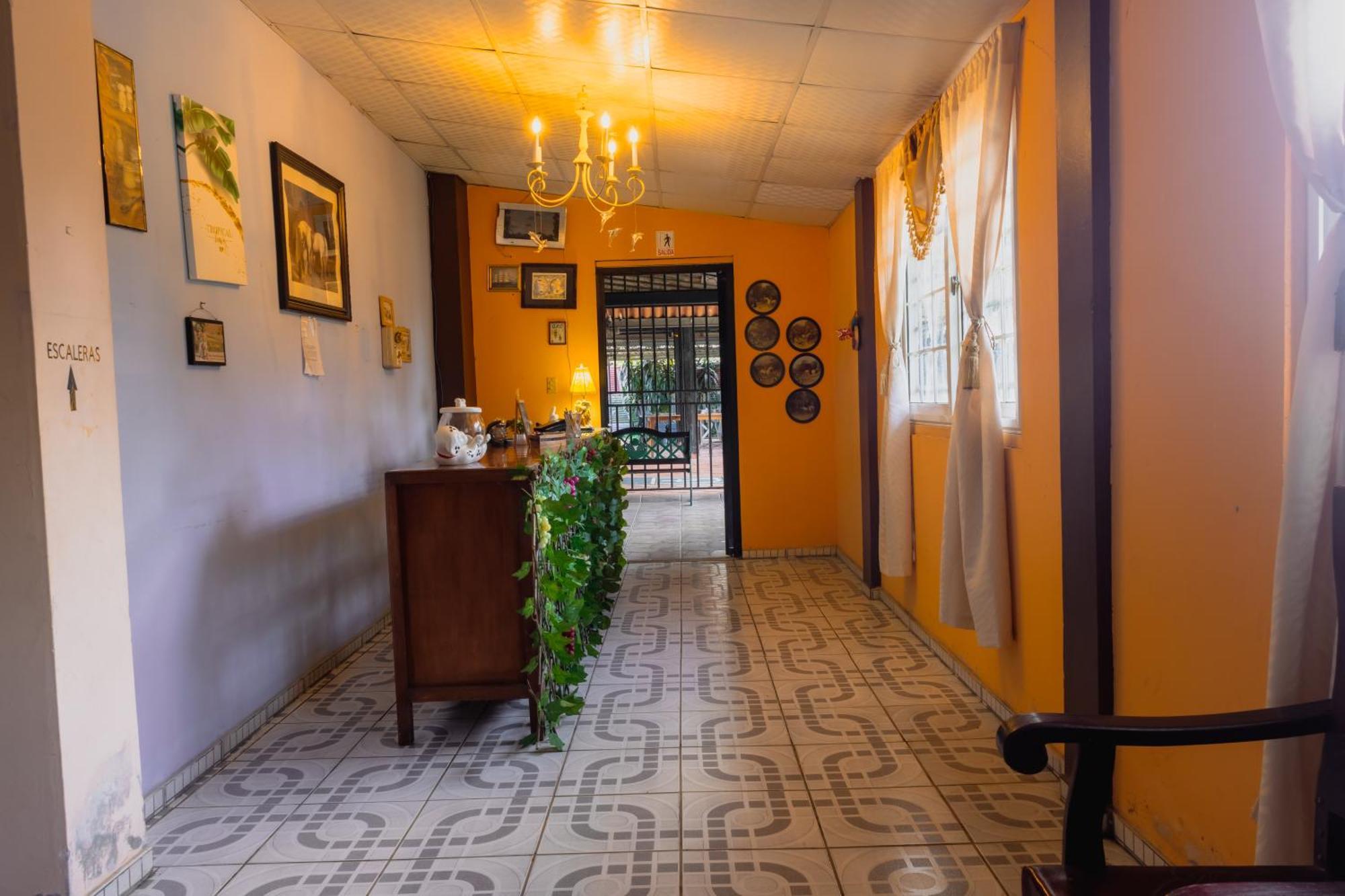 Black Lion Inn سانتياغو المظهر الخارجي الصورة